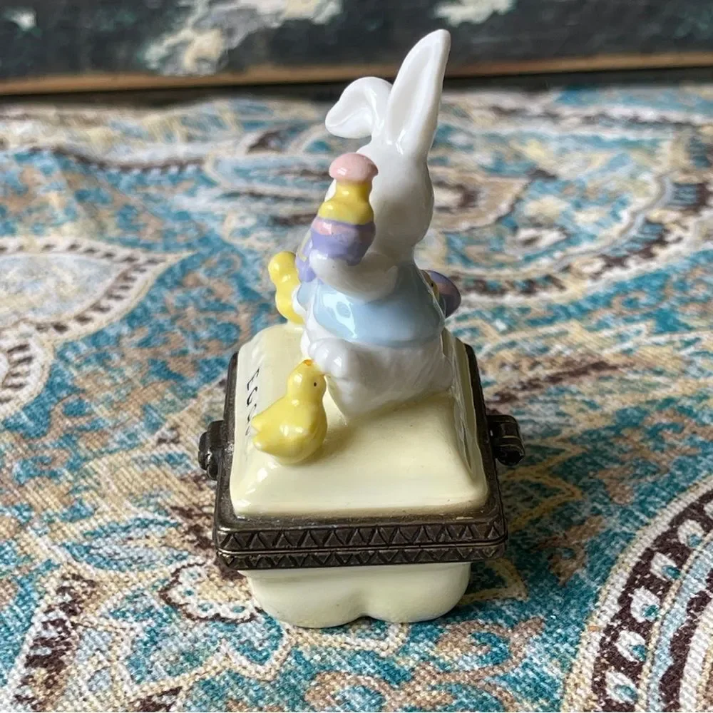 Midwest of Cannon Falls Easter Bunny Eggs Porcelain Hinged Trinket Box